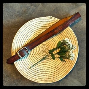 Plus size Leather belt with flower detailing.